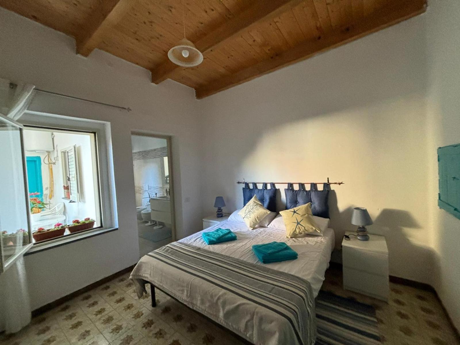 Apartmán Lungomare Chess S'archittu Cuglieri Exteriér fotografie